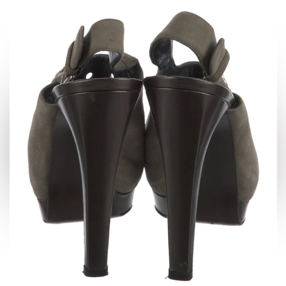 Stuart Weintzman Stylish Gray Peep-Toe Slingback Heels - Picture 2 of 5